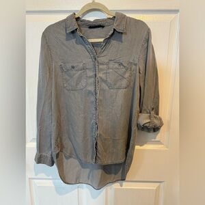 Women’s gray button up blouse